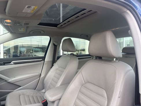 Used 2016 Volkswagen Passat 1.8T SEL Premium image 8