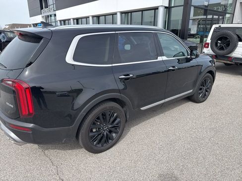 Used 2021 Kia Telluride SX w/ SX Prestige Package image 3