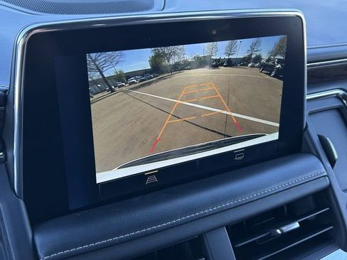 Used 2023 Chevrolet Suburban Premier image 18