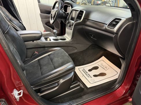 Used 2015 Jeep Grand Cherokee Altitude AWD/4WD image 27