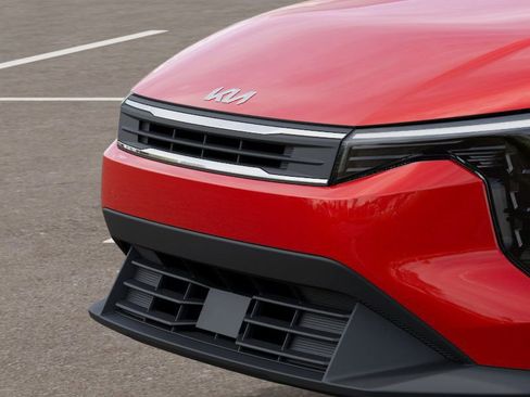 New 2025 Kia K4 LXS image 12