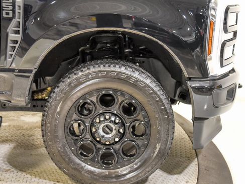 Used 2025 Ford F350 XLT w/ Black Appearance Package image 12