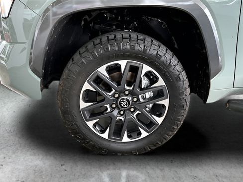 Used 2026 Toyota Tundra Limited AWD/4WD image 29