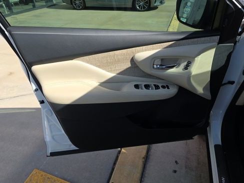 Used 2024 Nissan Murano SL FWD image 11
