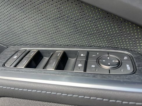 Used 2024 Lexus GX 550 AWD/4WD image 11
