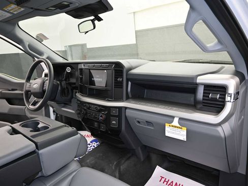 New 2023 Ford F550 4x4 Regular Cab Super Duty image 17