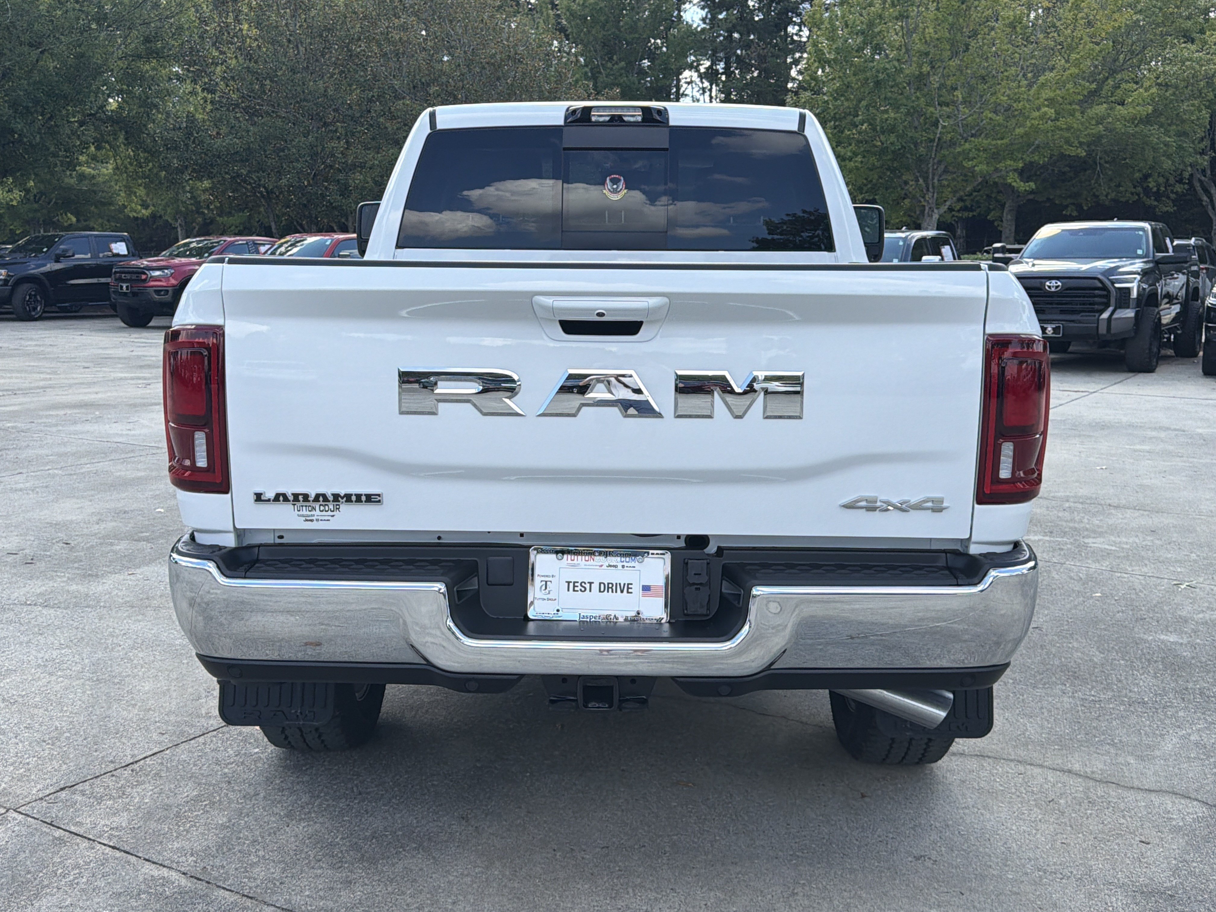 Used 2026 RAM 2500 Laramie AWD/4WD image 6