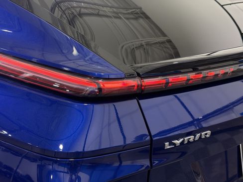Used 2024 Cadillac Lyriq Luxury RWD image 17