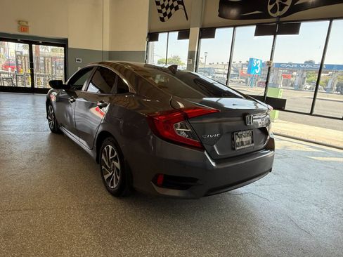 Used 2017 Honda Civic EX image 5