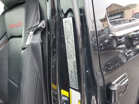 Used 2024 Jeep Wrangler Unlimited Rubicon image 32