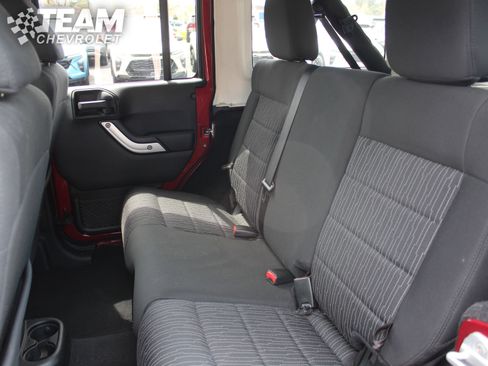 Used 2012 Jeep Wrangler Unlimited Sahara w/ Dual Top Group image 21