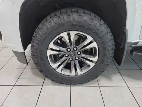 Used 2022 Chevrolet Colorado Z71 AWD/4WD image 45