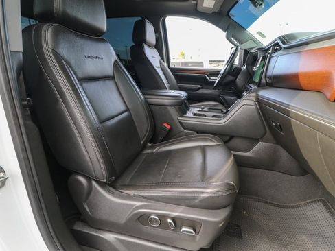 Used 2024 GMC Sierra 3500 Denali w/ Denali Reserve Package image 23