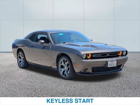 Used 2016 Dodge Challenger SXT Plus RWD image 4