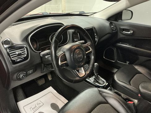 Used 2020 Jeep Compass Latitude image 11