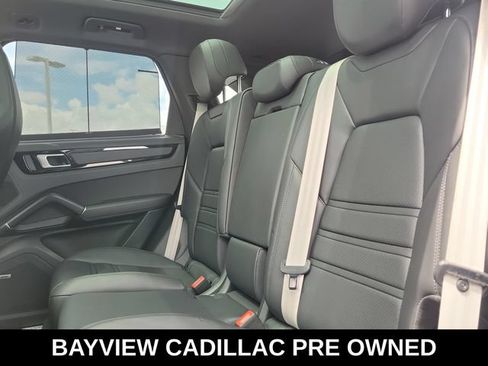 Used 2022 Porsche Cayenne S AWD/4WD image 15