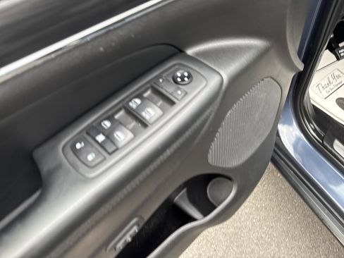 Used 2021 Jeep Grand Cherokee Limited image 16