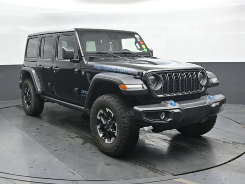 Used 2024 Jeep Wrangler Unlimited Rubicon 4xe w/ Technology Group AWD/4WD image 4