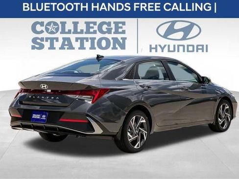 Used 2024 Hyundai Elantra SEL w/ Convenience Package FWD image 8