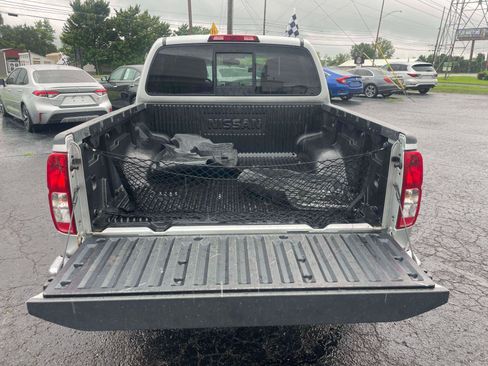 Used 2018 Nissan Frontier SV AWD/4WD image 6