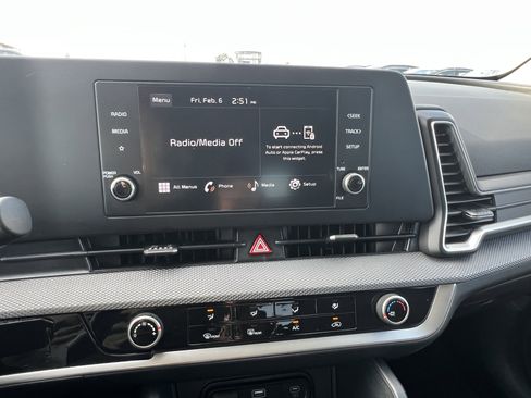 Certified 2025 Kia Sportage LX image 27