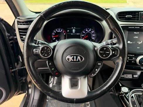 Used 2018 Kia Soul + w/ + Primo LIT Package FWD image 13