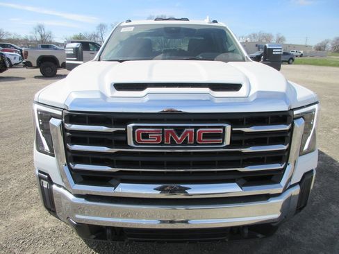 New 2026 GMC Sierra 2500 SLT AWD/4WD image 11
