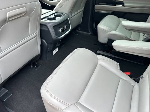 Used 2025 Ford Expedition Active AWD/4WD image 14