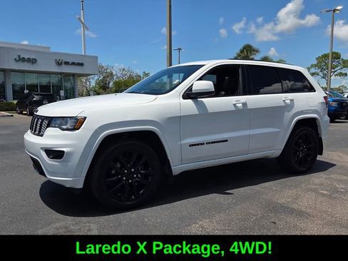 Used 2021 Jeep Grand Cherokee Laredo X AWD/4WD image 3