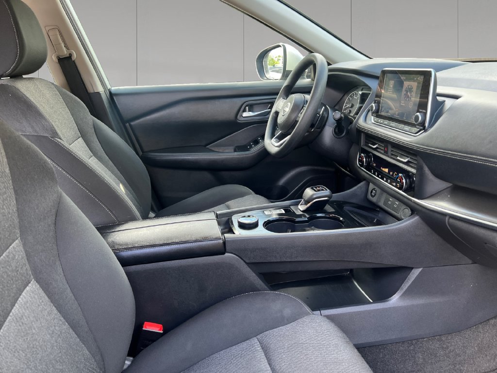 Used 2024 Nissan Rogue SV AWD/4WD image 18