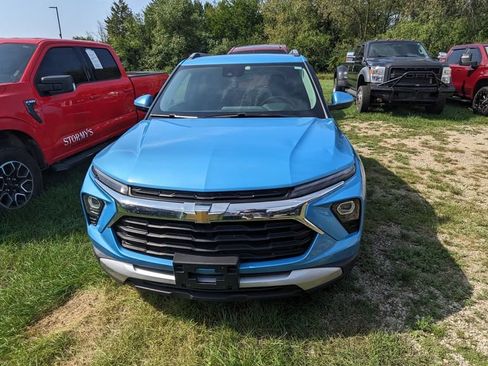 Used 2025 Chevrolet TrailBlazer LT w/ Convenience Package AWD/4WD image 8