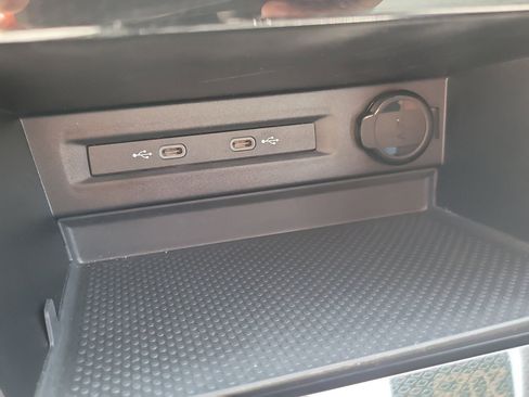 Certified 2025 Volkswagen Taos S image 24