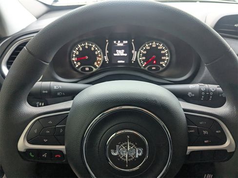 Used 2021 Jeep Renegade Sport image 29