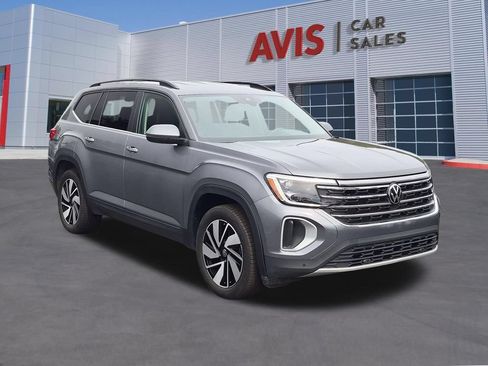 Used 2025 Volkswagen Atlas SE FWD image 3
