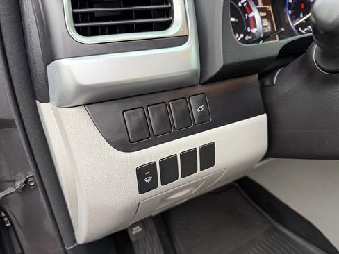 Used 2016 Toyota Highlander XLE image 12