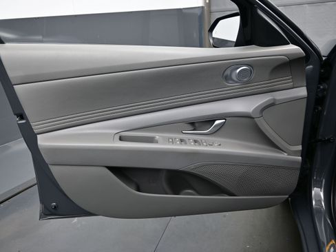 Certified 2024 Hyundai Elantra SEL w/ Convenience Package FWD image 9