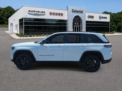 Used 2023 Jeep Grand Cherokee Altitude