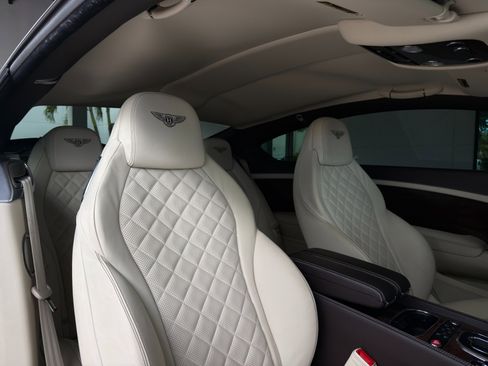 Used 2016 Bentley Continental GT image 23
