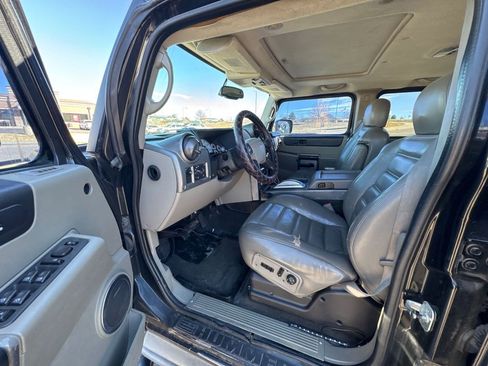 Used 2003 HUMMER H2 w/ Preferred Equipment Group image 9