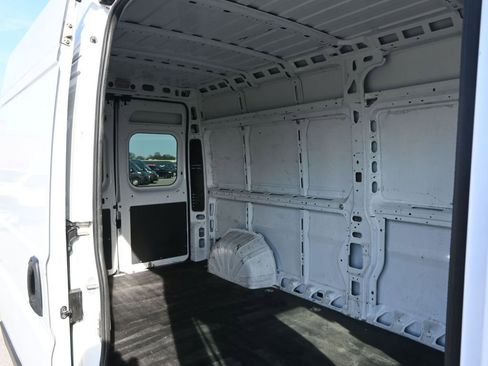 Used 2022 RAM ProMaster 2500 FWD image 5
