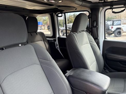 Used 2020 Jeep Wrangler Unlimited Sport image 10