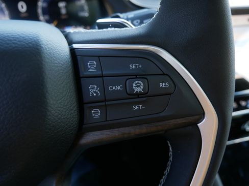 New 2026 Jeep Grand Cherokee Limited AWD/4WD image 9