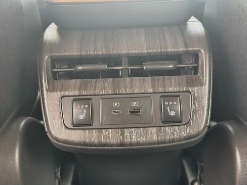 Used 2024 Nissan Ariya AWD image 27