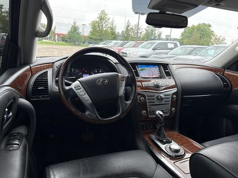 Used 2018 INFINITI QX80 4WD w/ All Season Package image 9