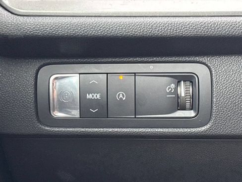 Used 2024 Chevrolet Traverse LT FWD image 25