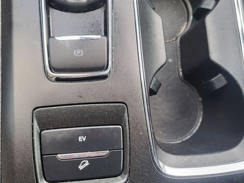 Used 2020 Ford Fusion Energi Titanium FWD image 37