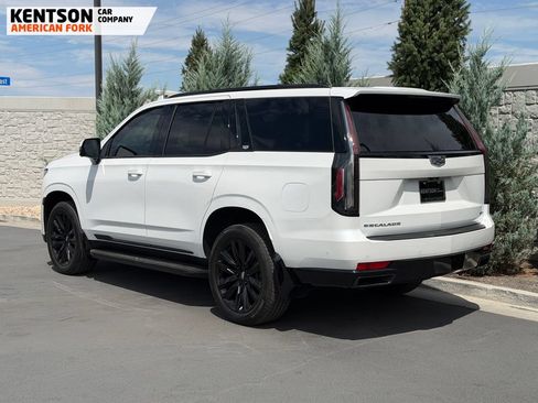 Used 2024 Cadillac Escalade Sport w/ LPO, Floor Liner Package AWD/4WD image 5
