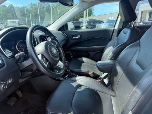Used 2018 Jeep Compass Limited w/ Navigation Group AWD/4WD image 4