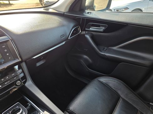 Used 2017 Jaguar F-PACE Prestige image 36