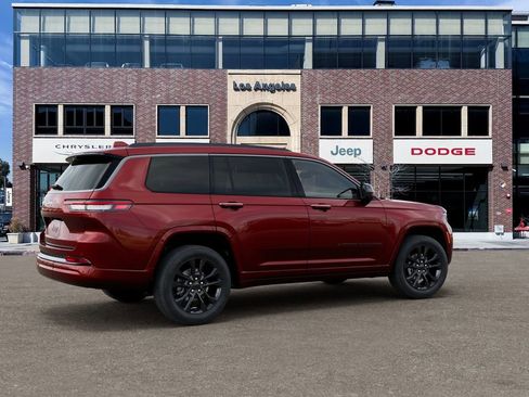 New 2026 Jeep Grand Cherokee L Limited AWD/4WD image 4